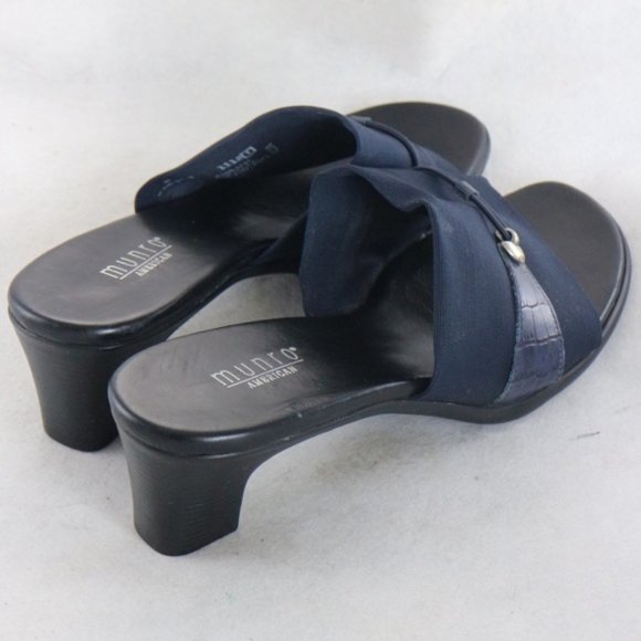 MUNRO Navy/Black Wide Strap Open Toe Sandals 8 W - Picture 3 of 8